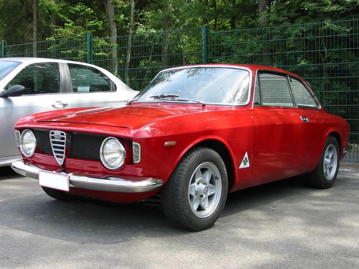 Alfa Romeo GT 1300 Junior 1965 - 1977 SummerPRO Car Cover