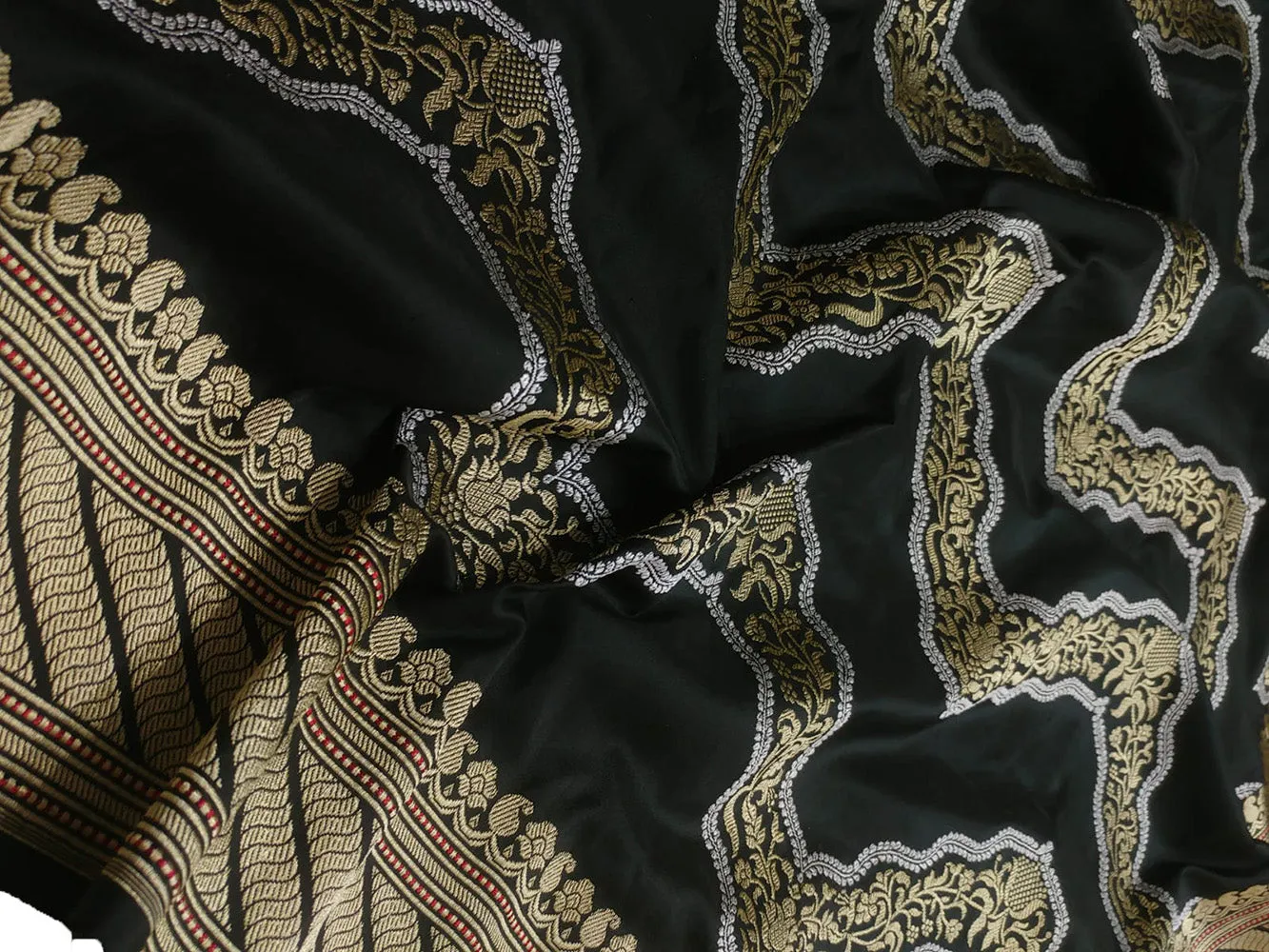 Black Handloom Banarasi Pure Katan Silk Sona Roopa Zig Zag Design Saree