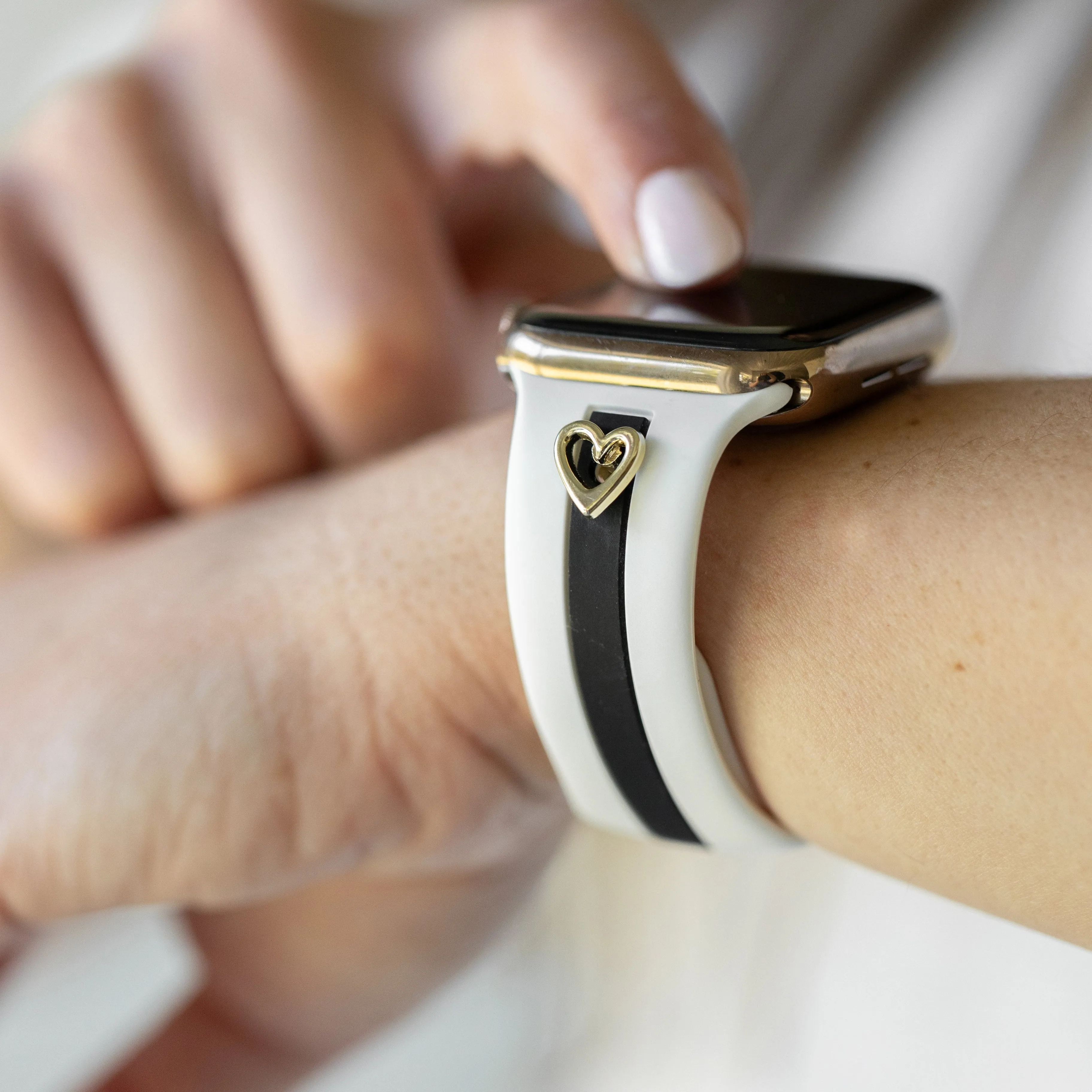 Heart to Love ♡ Winter White & Black Night Smart Watch Band